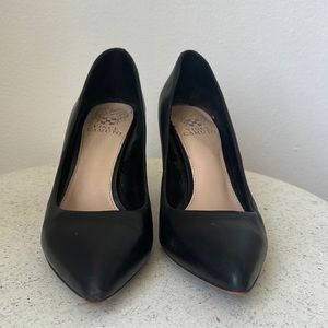 Vince Caputo 7.5 black pumps